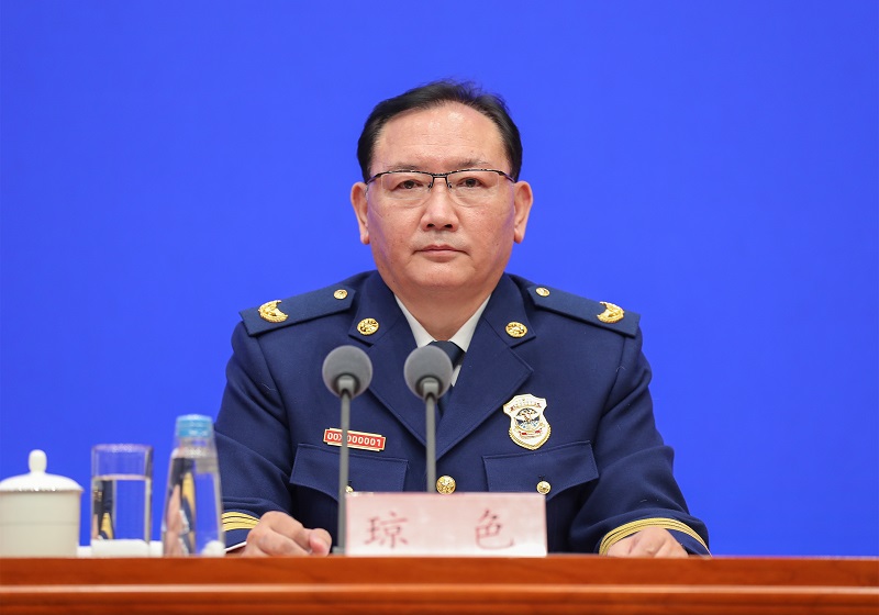 操逼流水视频下载应急部党组成员、消防救援局局长琼色出席新闻发布会